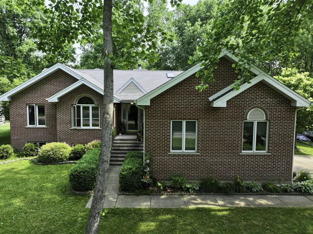 3 Wood Drive Putnam IL 61560