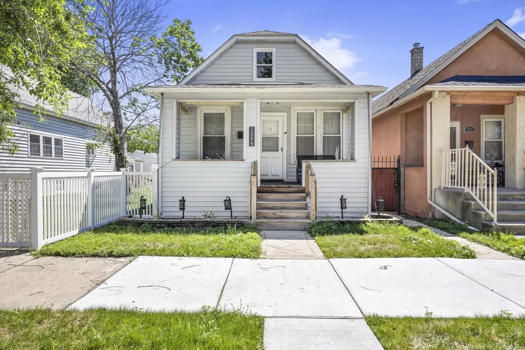 13219 South Houston Avenue Chicago IL 60633