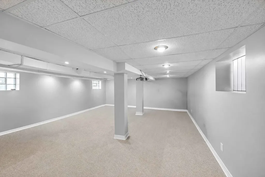 13219 South Houston Avenue Chicago IL 60633