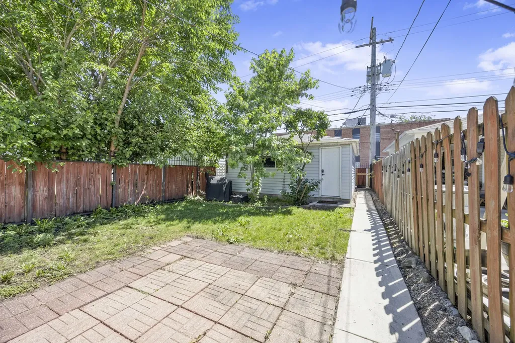 13219 South Houston Avenue Chicago IL 60633