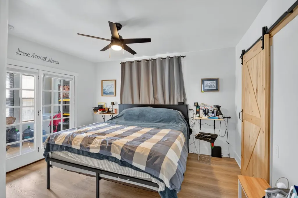 13219 South Houston Avenue Chicago IL 60633