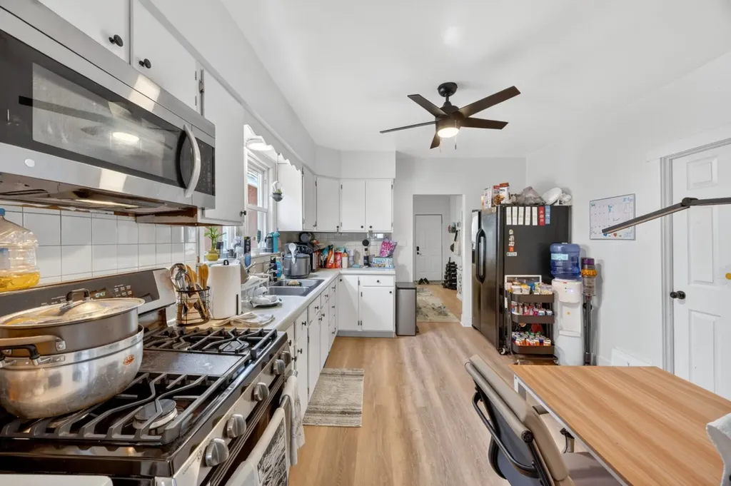 13219 South Houston Avenue Chicago IL 60633