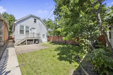 13219 South Houston Avenue Chicago IL 60633
