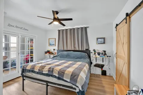 13219 South Houston Avenue Chicago IL 60633