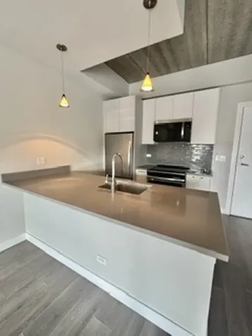 2407 West Eastwood Avenue Chicago IL 60625