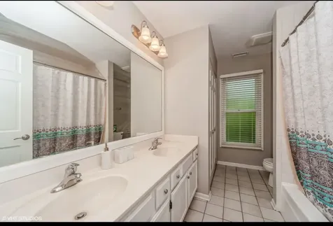 310 Chesterfield Lane Vernon Hills IL 60061