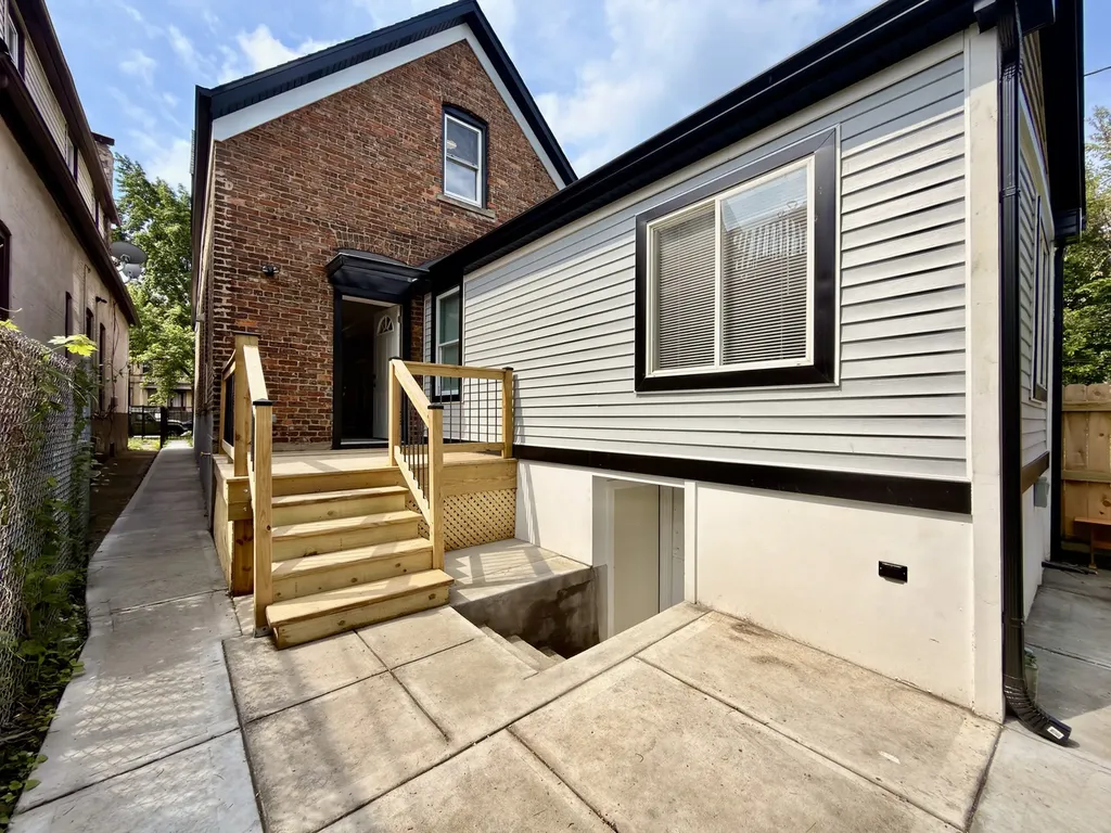 4326 West Washington Boulevard Chicago IL 60624