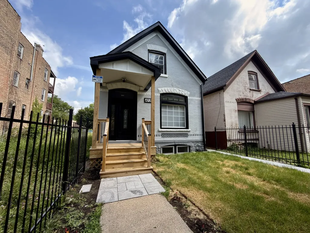 4326 West Washington Boulevard Chicago IL 60624