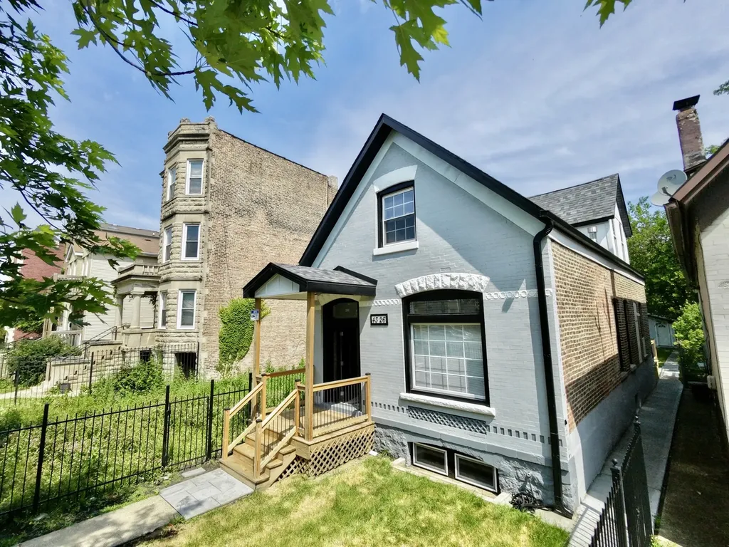 4326 West Washington Boulevard Chicago IL 60624