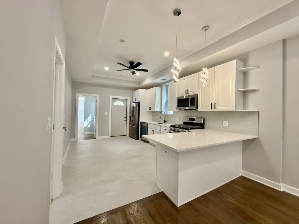 4326 West Washington Boulevard Chicago IL 60624