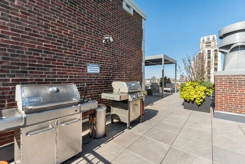 2440 North Lakeview Avenue Chicago IL 60614