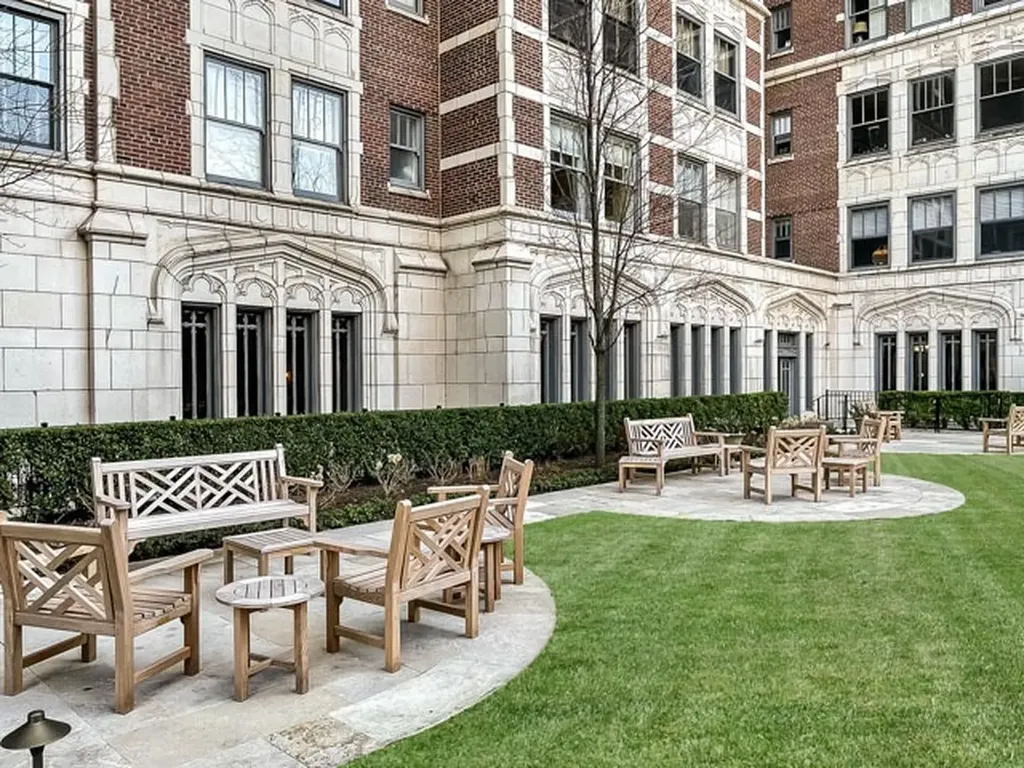 2440 North Lakeview Avenue Chicago IL 60614