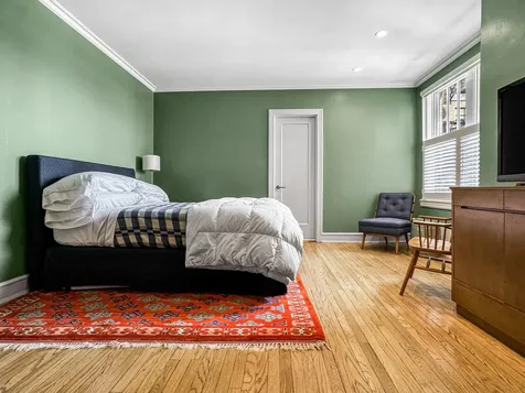 2440 North Lakeview Avenue Chicago IL 60614