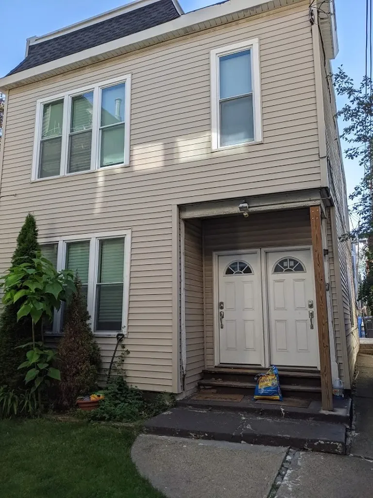 3327 North Hamilton Avenue Chicago IL 60618