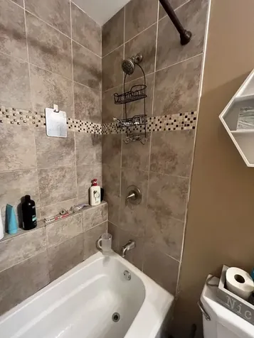3327 North Hamilton Avenue Chicago IL 60618