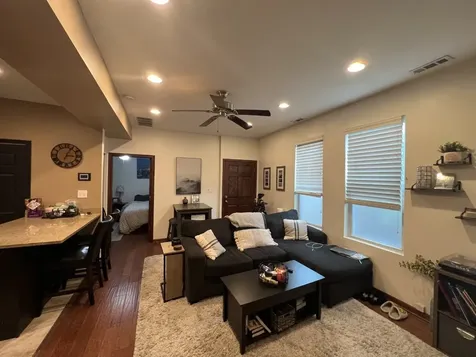 3327 North Hamilton Avenue Chicago IL 60618