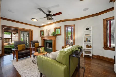 1127 North Elmwood Avenue Oak Park IL 60302