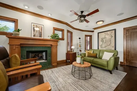 1127 North Elmwood Avenue Oak Park IL 60302