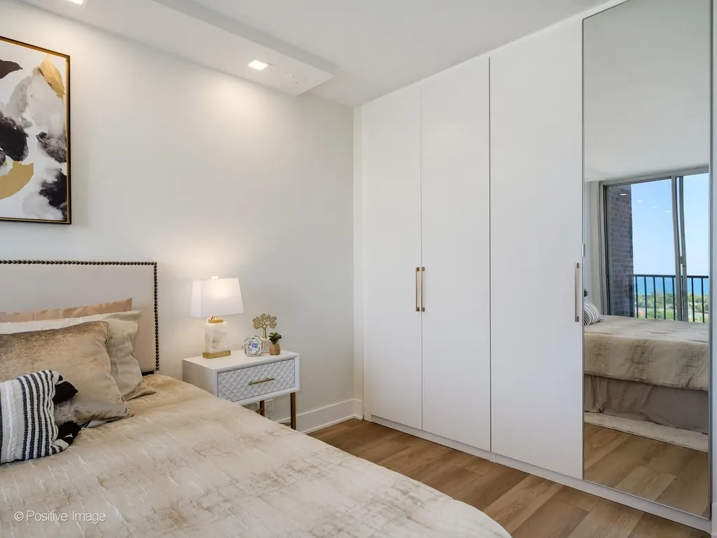 4170 North Marine Drive Chicago IL 60613