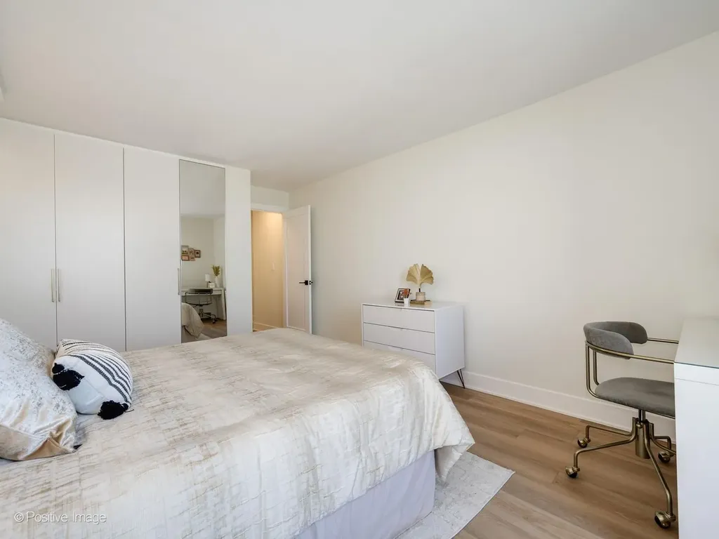 4170 North Marine Drive Chicago IL 60613