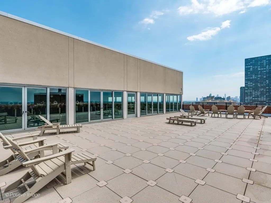 4170 North Marine Drive Chicago IL 60613