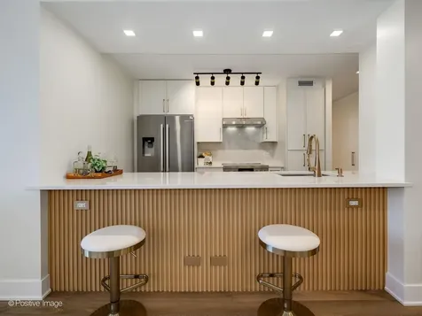 4170 North Marine Drive Chicago IL 60613