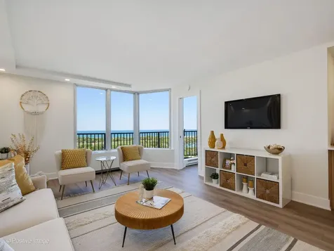 4170 North Marine Drive Chicago IL 60613