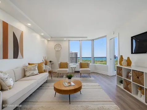 4170 North Marine Drive Chicago IL 60613