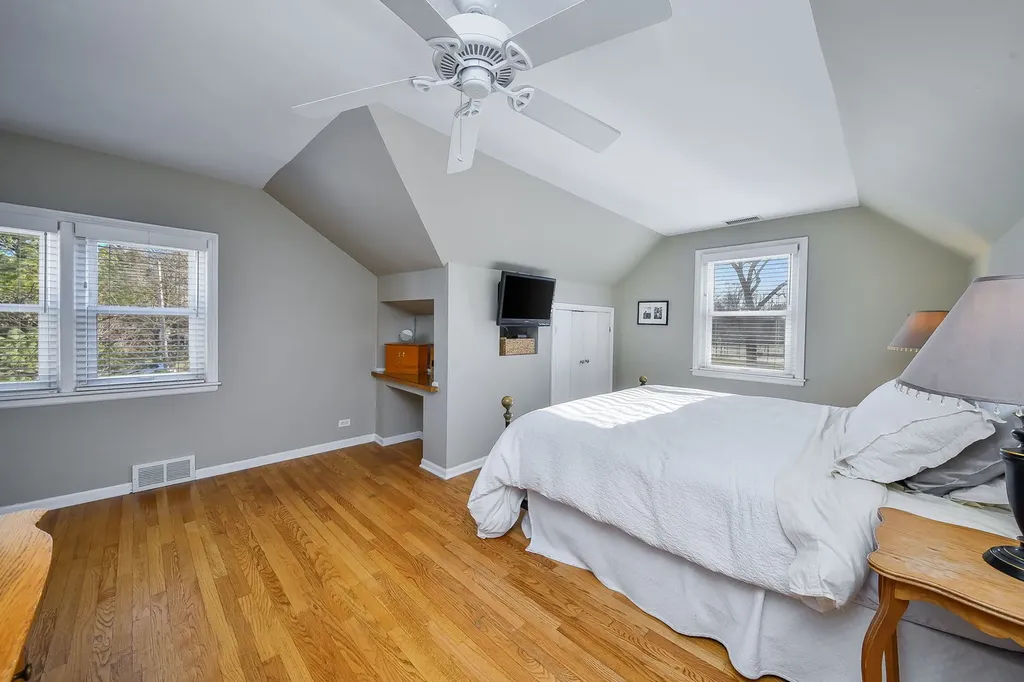 541 Park Row Glen Ellyn IL 60137