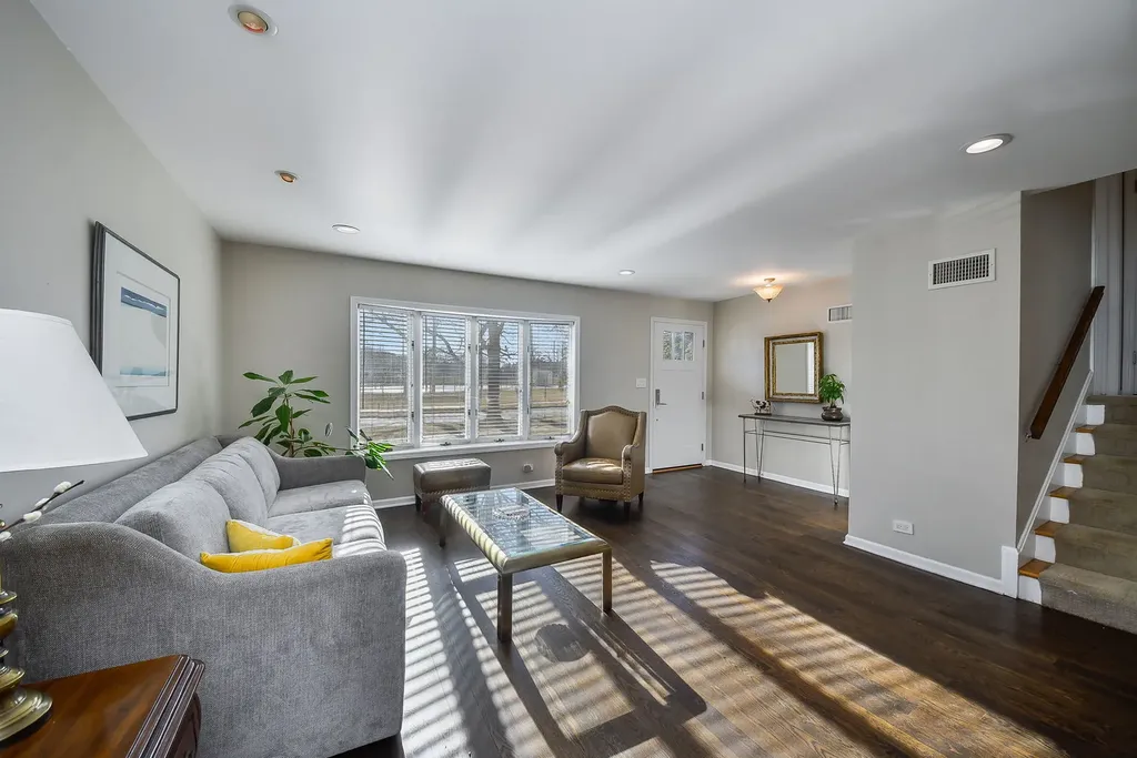 541 Park Row Glen Ellyn IL 60137