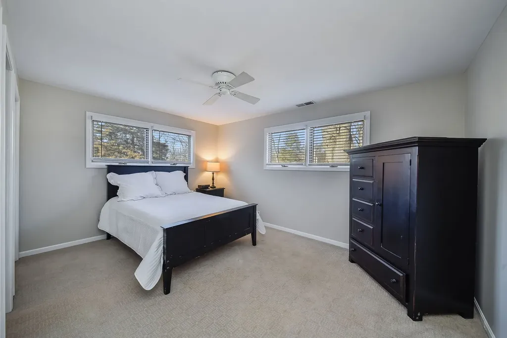 541 Park Row Glen Ellyn IL 60137