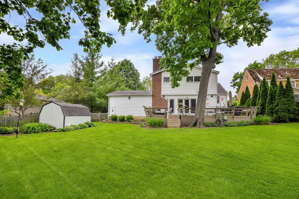 541 Park Row Glen Ellyn IL 60137