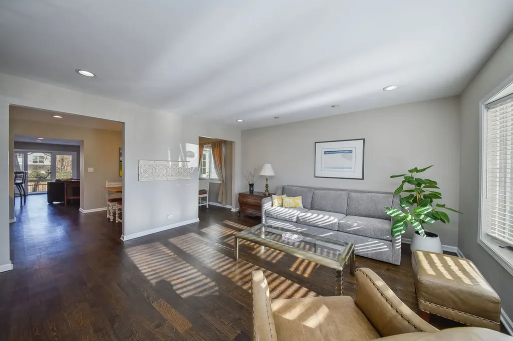541 Park Row Glen Ellyn IL 60137