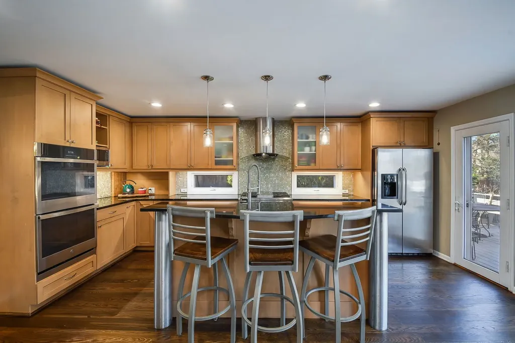 541 Park Row Glen Ellyn IL 60137