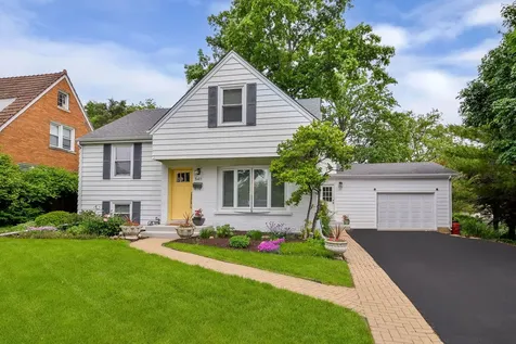 541 Park Row Glen Ellyn IL 60137