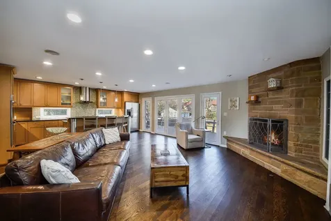 541 Park Row Glen Ellyn IL 60137