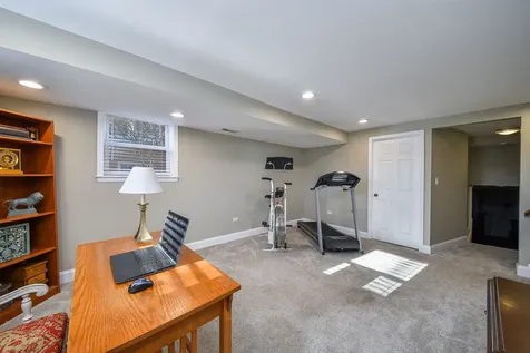 541 Park Row Glen Ellyn IL 60137