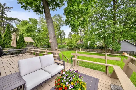541 Park Row Glen Ellyn IL 60137