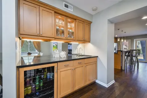 541 Park Row Glen Ellyn IL 60137