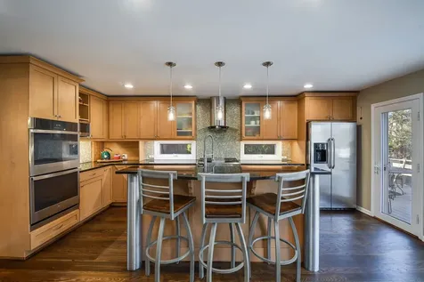 541 Park Row Glen Ellyn IL 60137