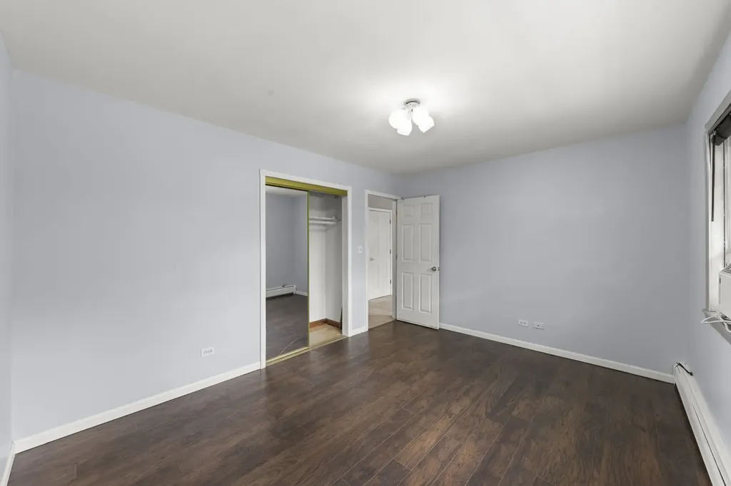 255 East Oak Street Addison IL 60101