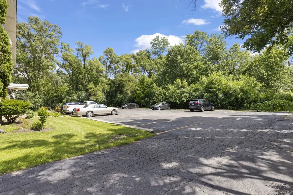 255 East Oak Street Addison IL 60101