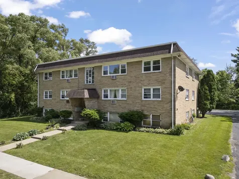 255 East Oak Street Addison IL 60101