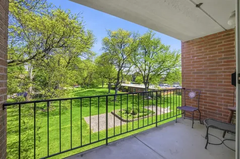 255 South West Avenue Elmhurst IL 60126