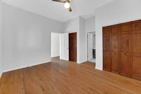 1915 Dewey Avenue Evanston IL 60201