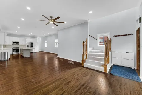 1915 Dewey Avenue Evanston IL 60201