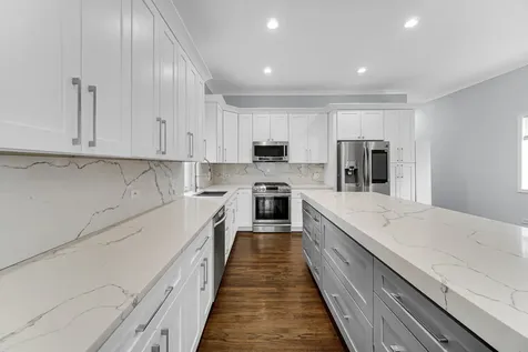 1915 Dewey Avenue Evanston IL 60201