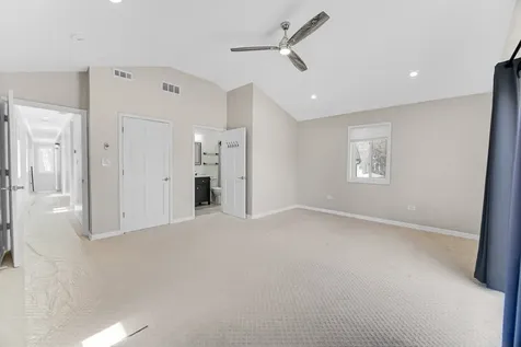 1915 Dewey Avenue Evanston IL 60201