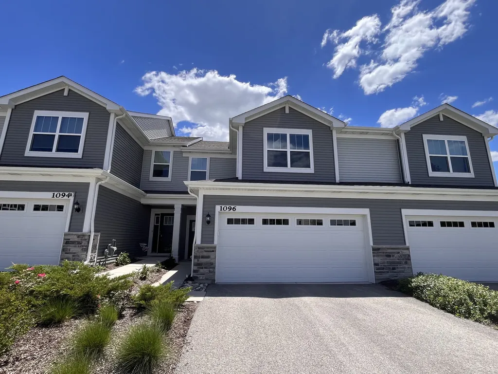 1096 Moraine Drive South Elgin IL 60177