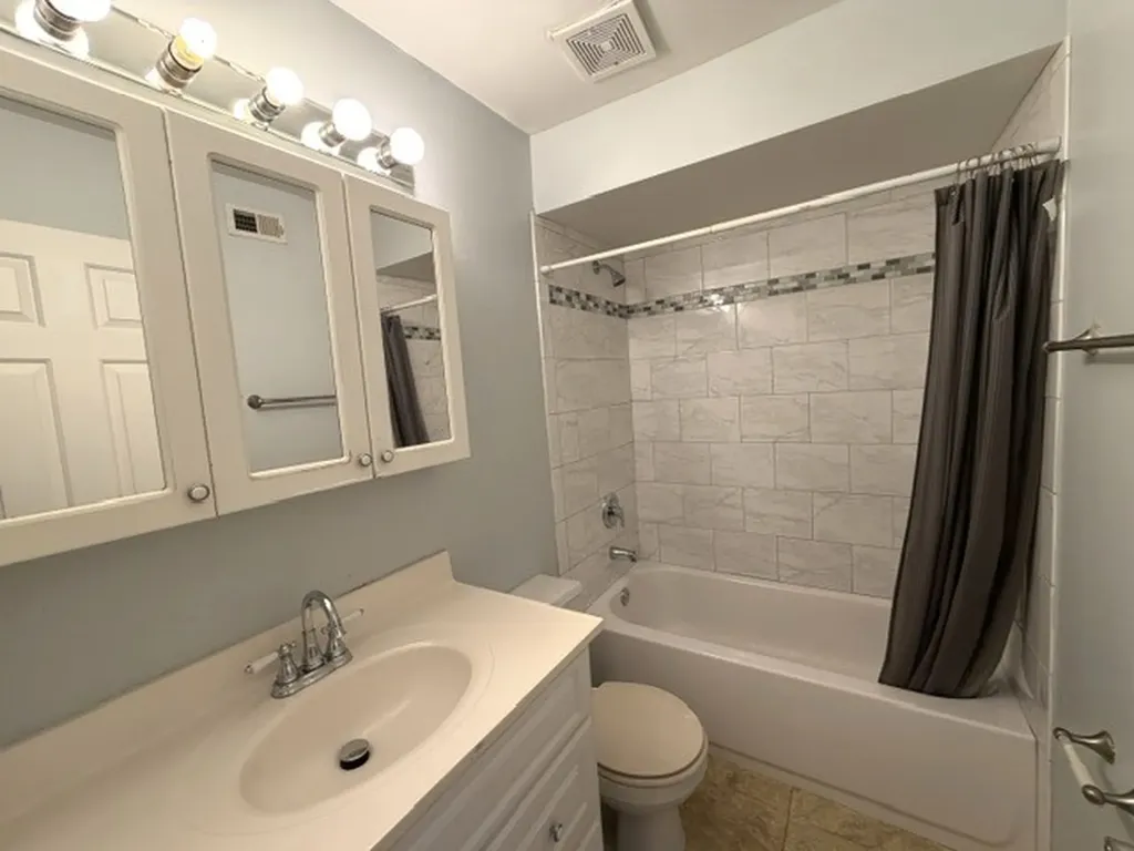 1905 Tall Oaks Drive Aurora IL 60505